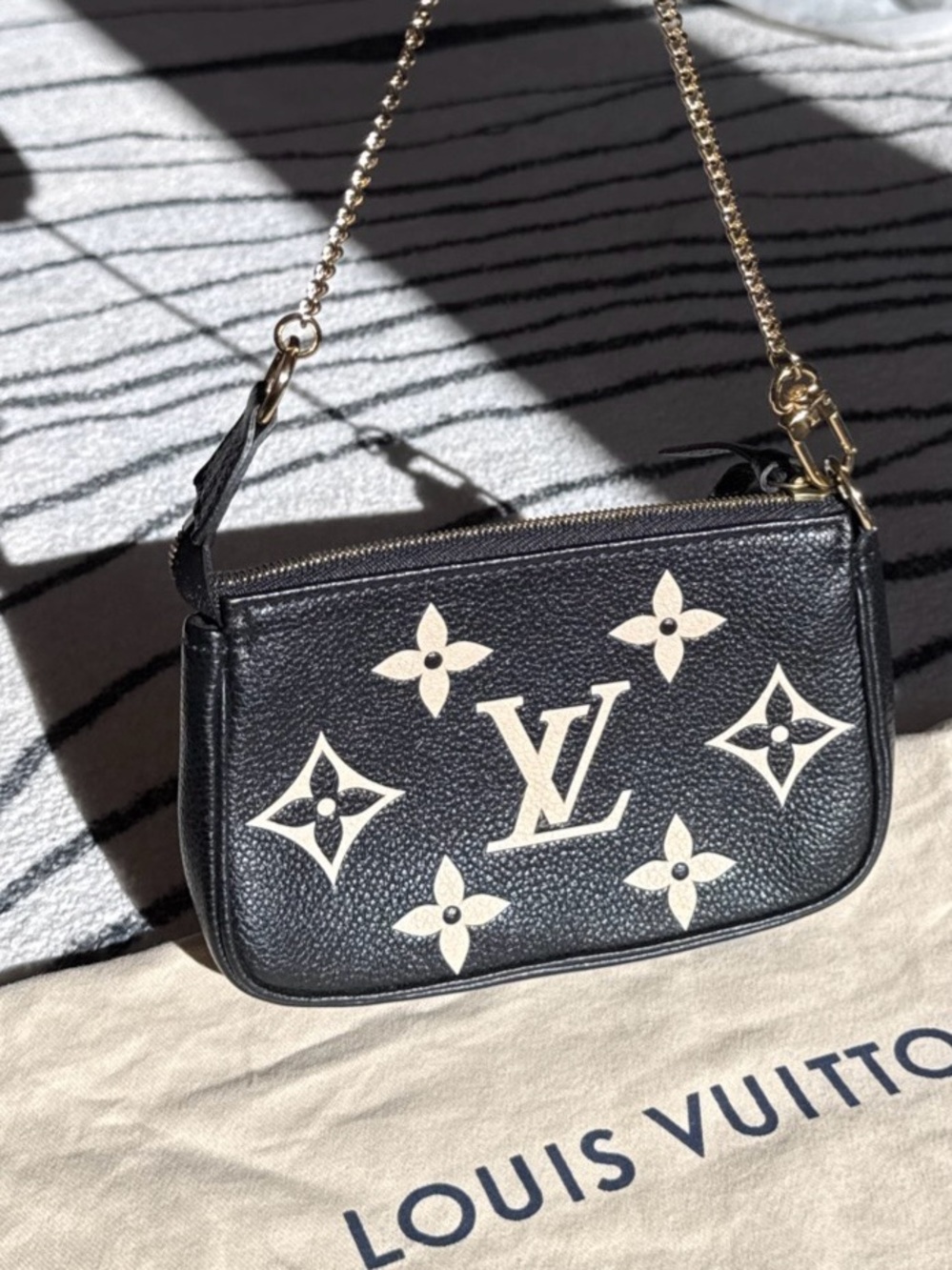 Louis Vuitton Black Shoulder Bag with Cream Monogram